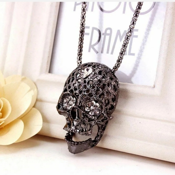 Choose your color gold Chrome or silver crystal 3rd eye skull necklace - Picture 16 of 16